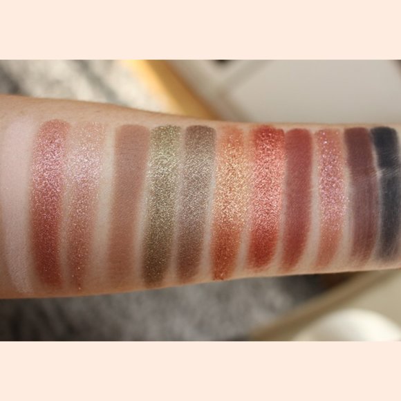 Charlotte Tilbury Instant Eyeshadow Palette Smokey Eyes are Forever - Picture 5 of 7